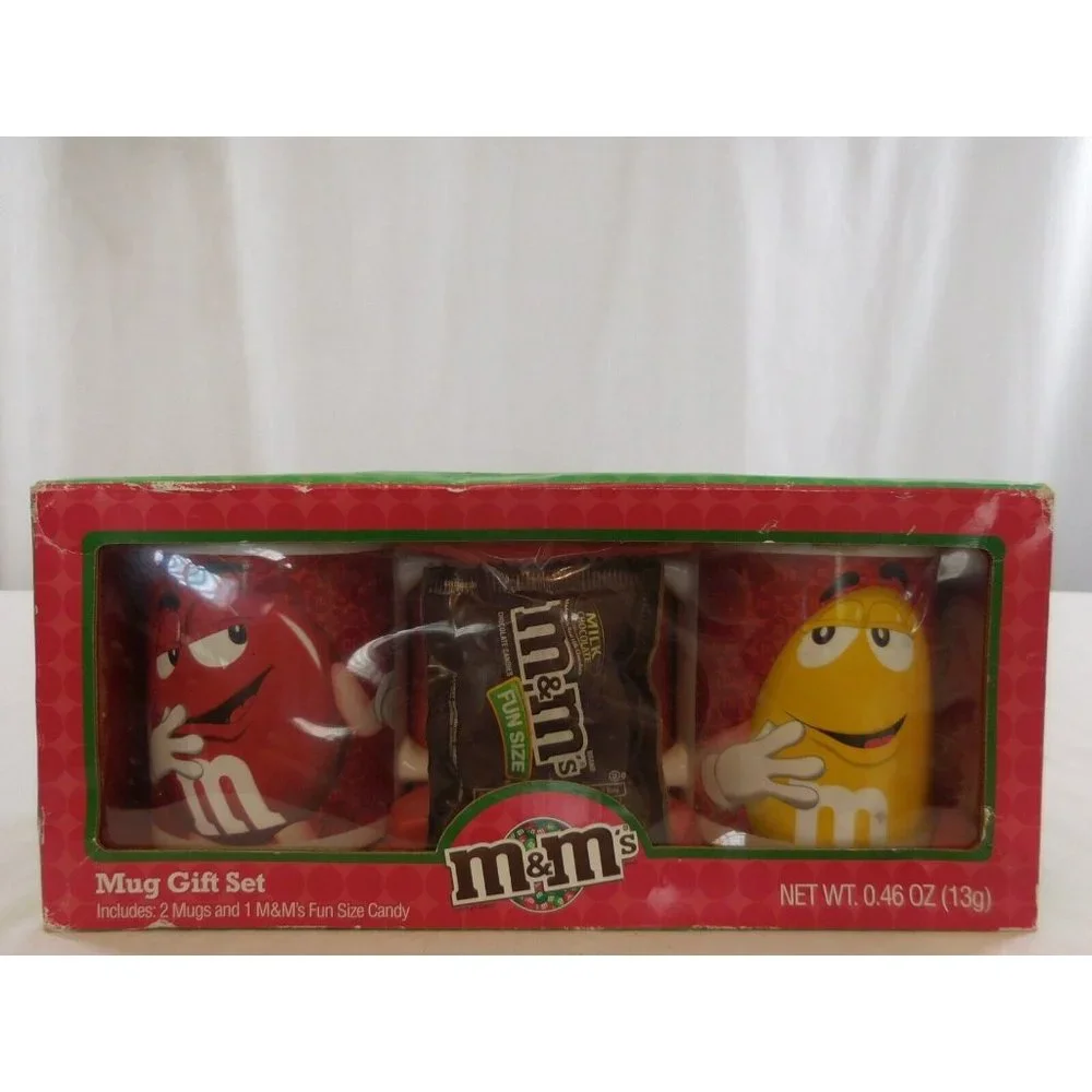 2016 M&M's Character Coffee Tea 2 Mug  Gift Set  Red & Yellow Characters + M&M's